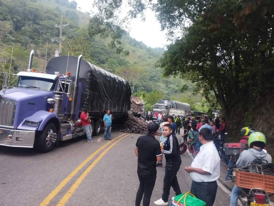 Ya hay paso a un carril en la vía a la costa