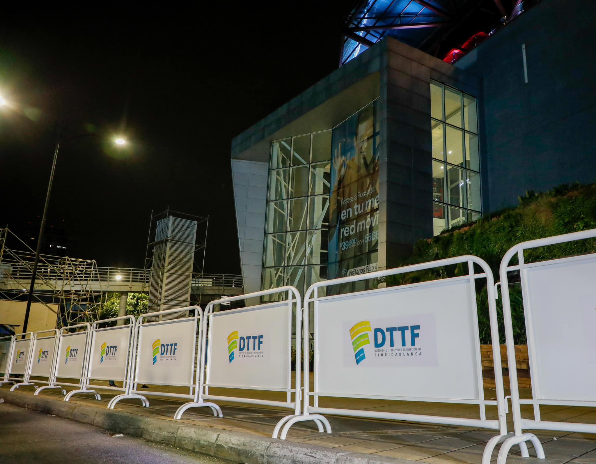 Alcalde de Floridablanca anuncia medidas contra carros mal estacionados