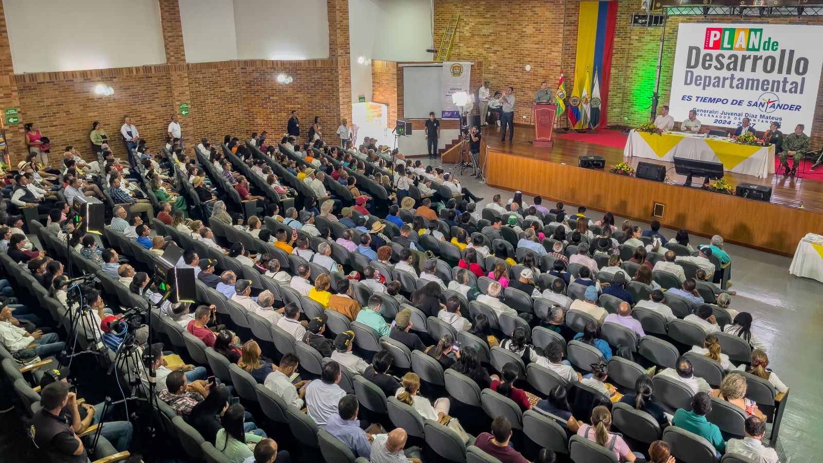 Productores agrícolas exponen desafíos en Vélez