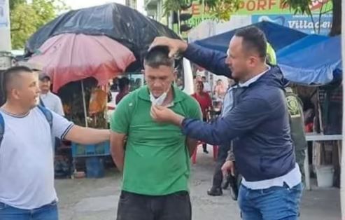 Paramilitares le habrían dado paliza al feminicida de Michel Gonzáles