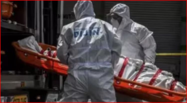 Macabro hallazgo de dos cadáveres embolsados