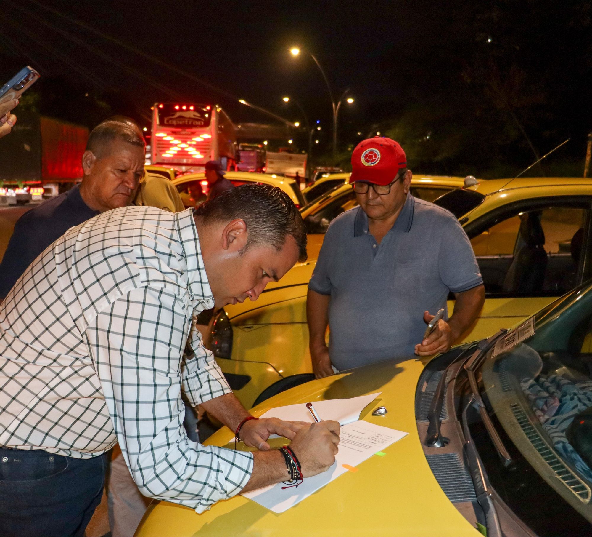 Taxistas fueron exonerados del pago de Industria y Comercio