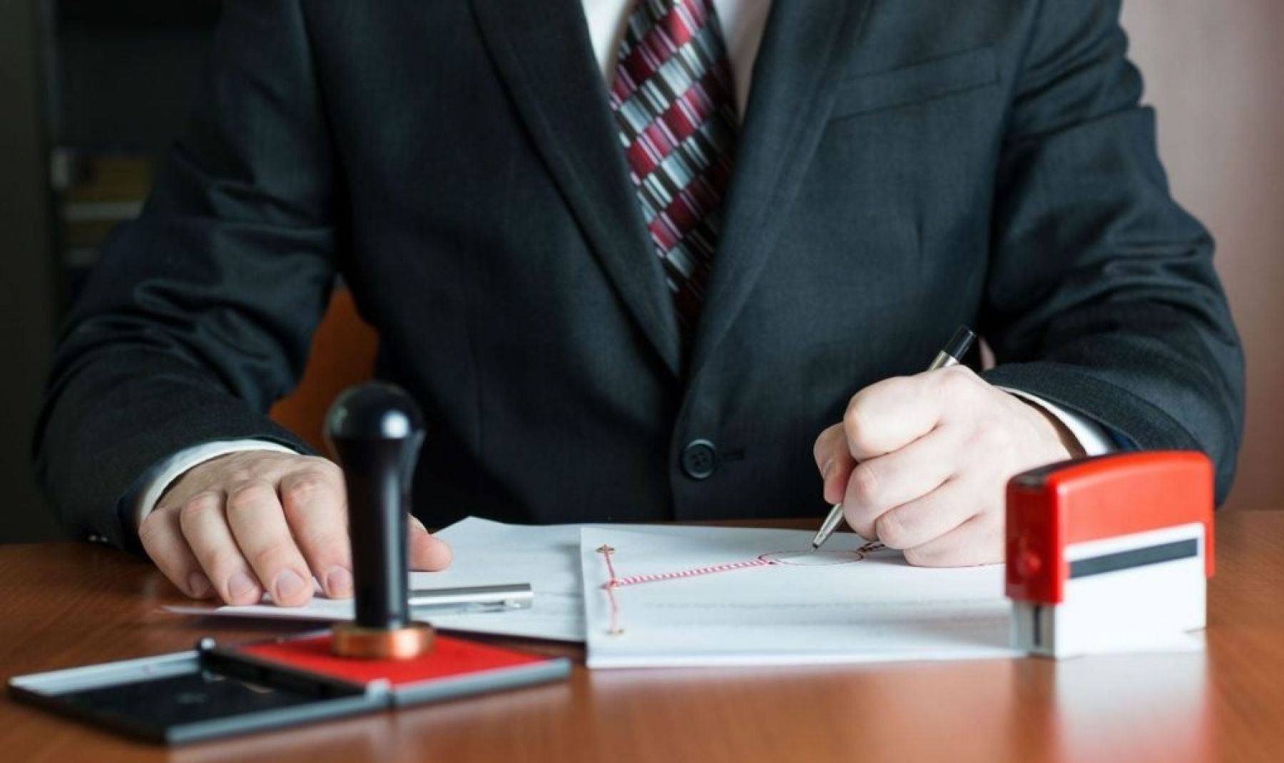 Trámites notariales subirán de precio a partir de febrero