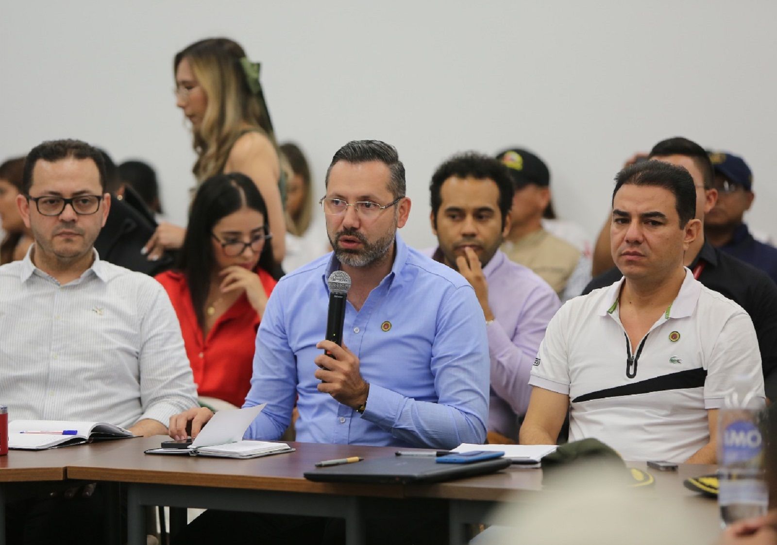 Amenazan con bloquear las vías del Área Metropolitana