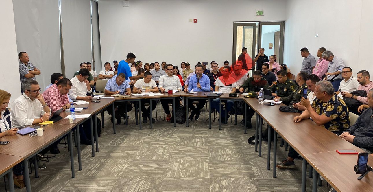 Diálogo tranquilo en mesa de concertación entre motociclistas y Alcaldía de Bucaramanga