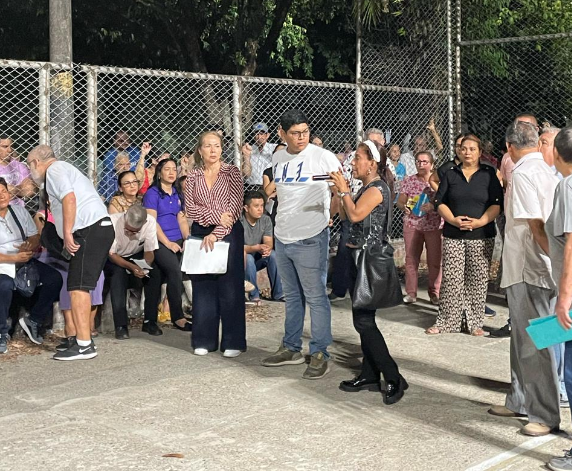 Ciudadanos indignados empezaron a quemar  recibos del impuesto predial en Barrancabermeja