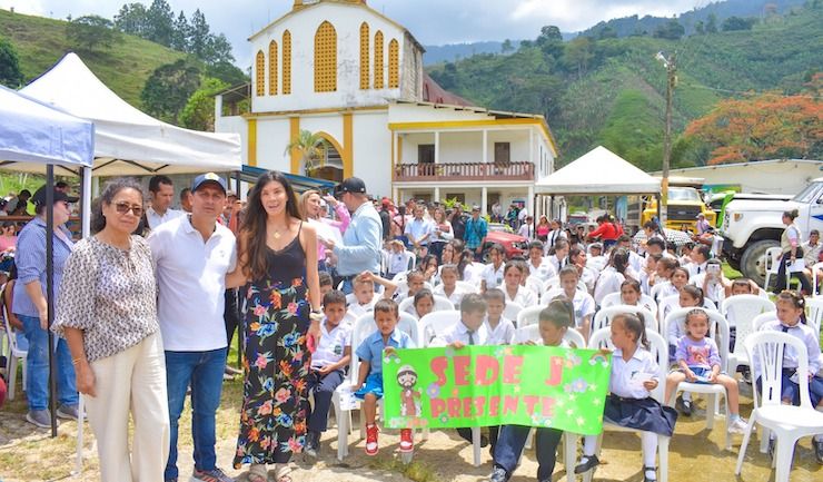 MinEducación, Gobernación de Santander y Alcaldía El Playón participaron en el acto de disculpas públicas ante la comunidad educativa de la IE Betania