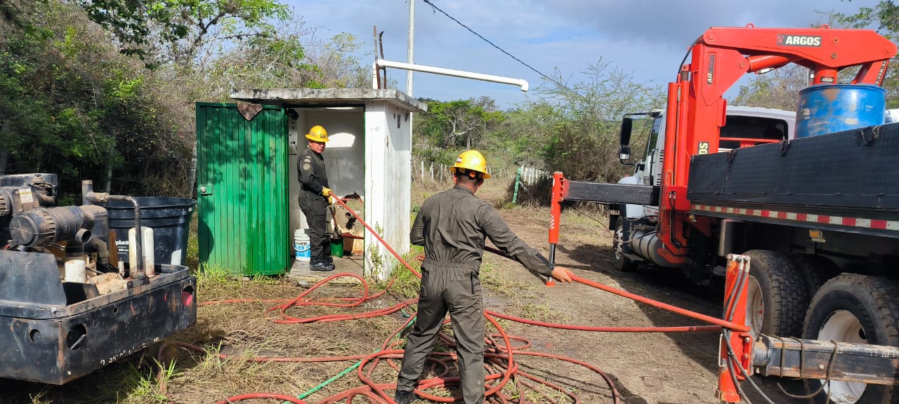 Soldados mejoran pozos de agua en Santander ante la sequía