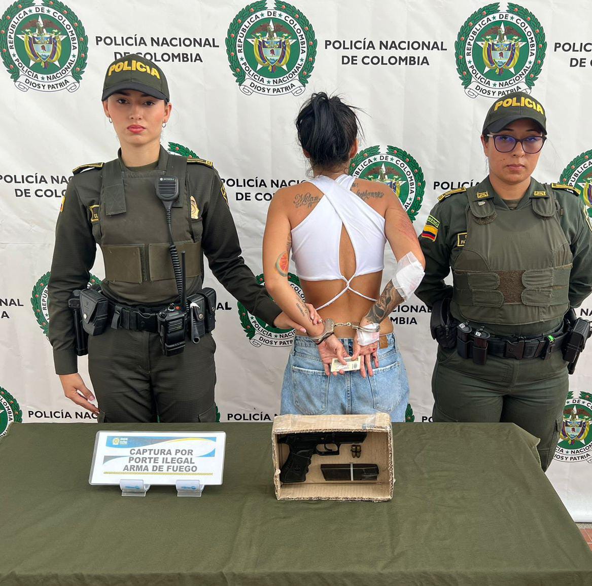 Criminal se fue al piso con todo y 'fierro' en aparente huida