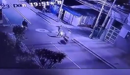 Imprudencia vial le costó la vida a un abuelito y dejó herido a un bebé de dos años