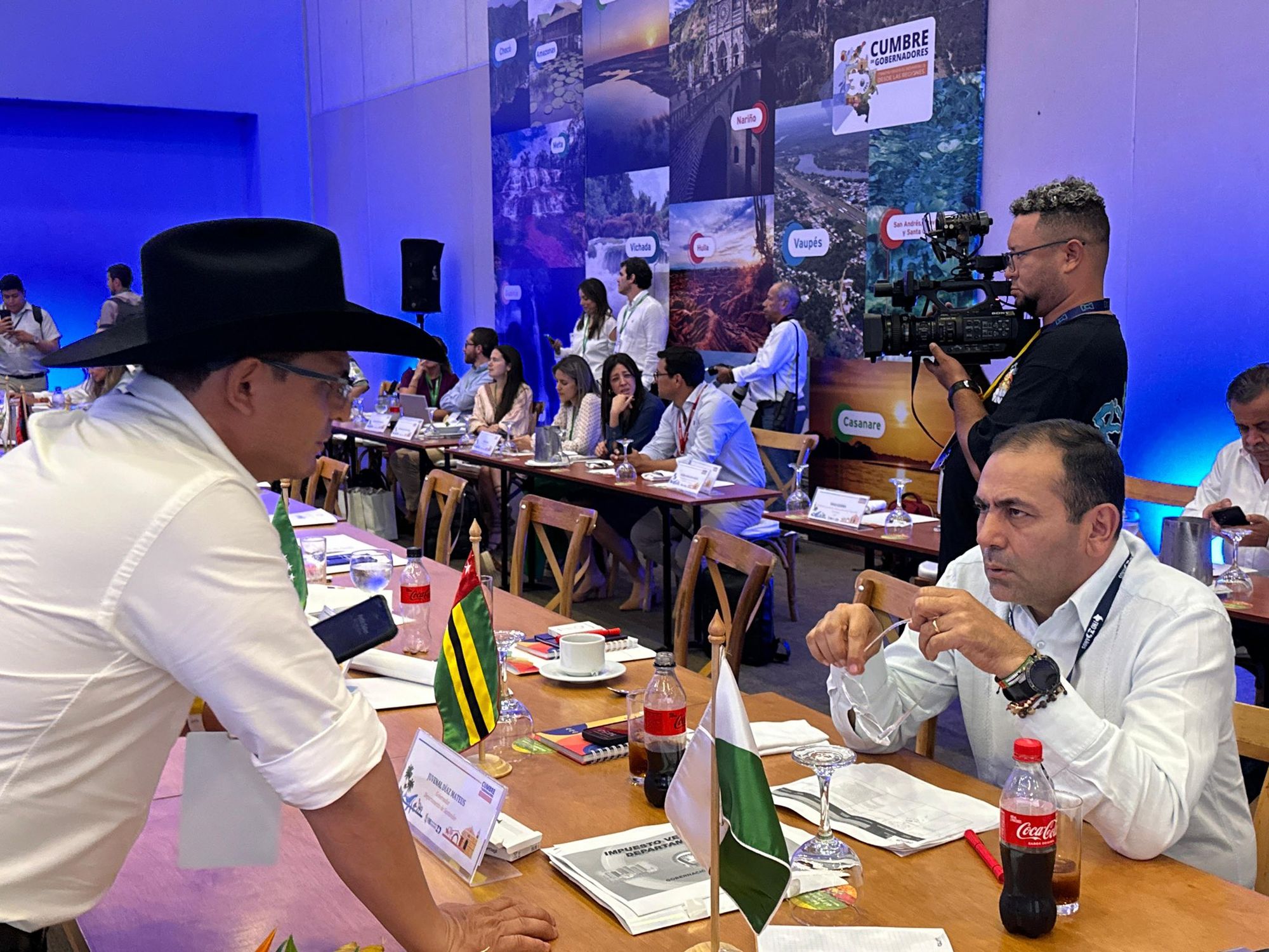 Gobernadores exigen MAYOR inversión pública en las regiones