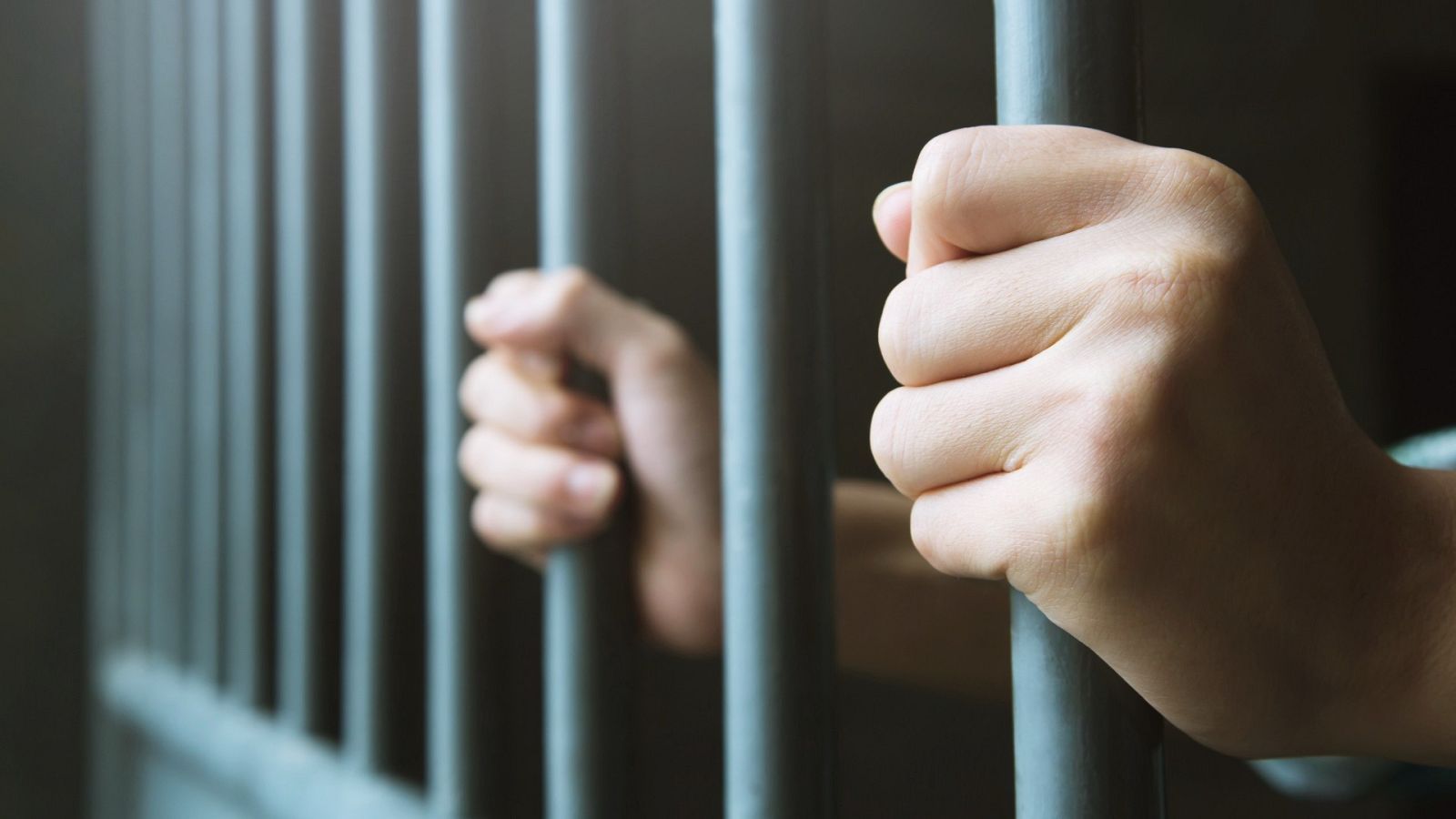 dos décadas de cárcel pagará hombre que abusó de su propia hija en Girón