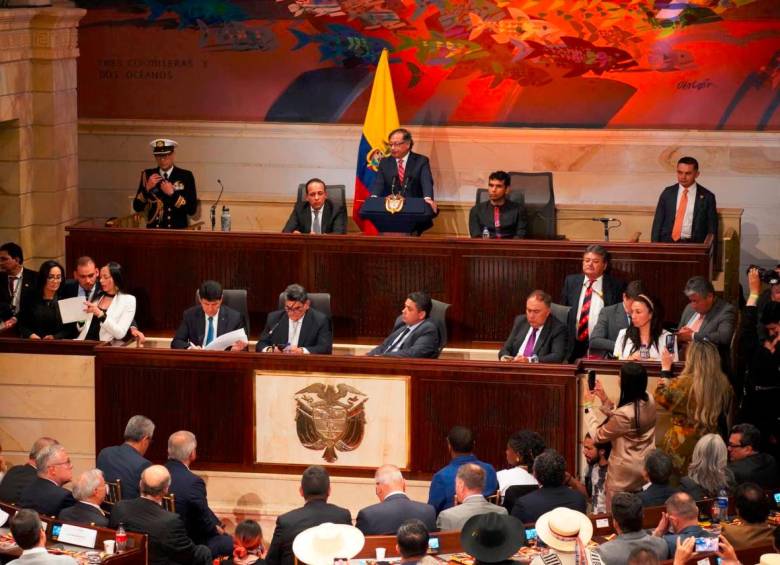 Respete la independencia: Senado de la República al presidente Petro