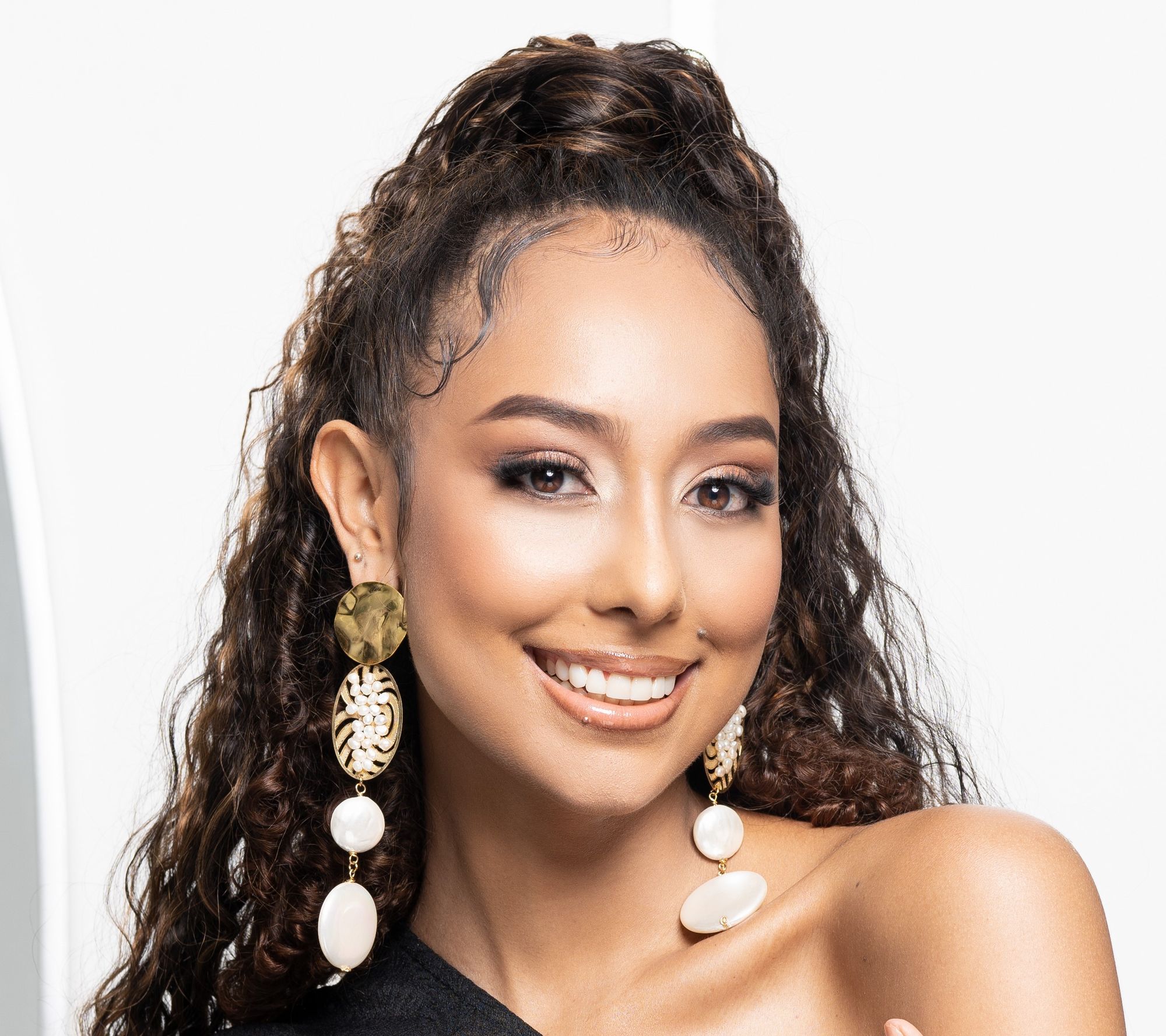 Valentina con el donaire, belleza y gallardía de la mujer piedecuestana