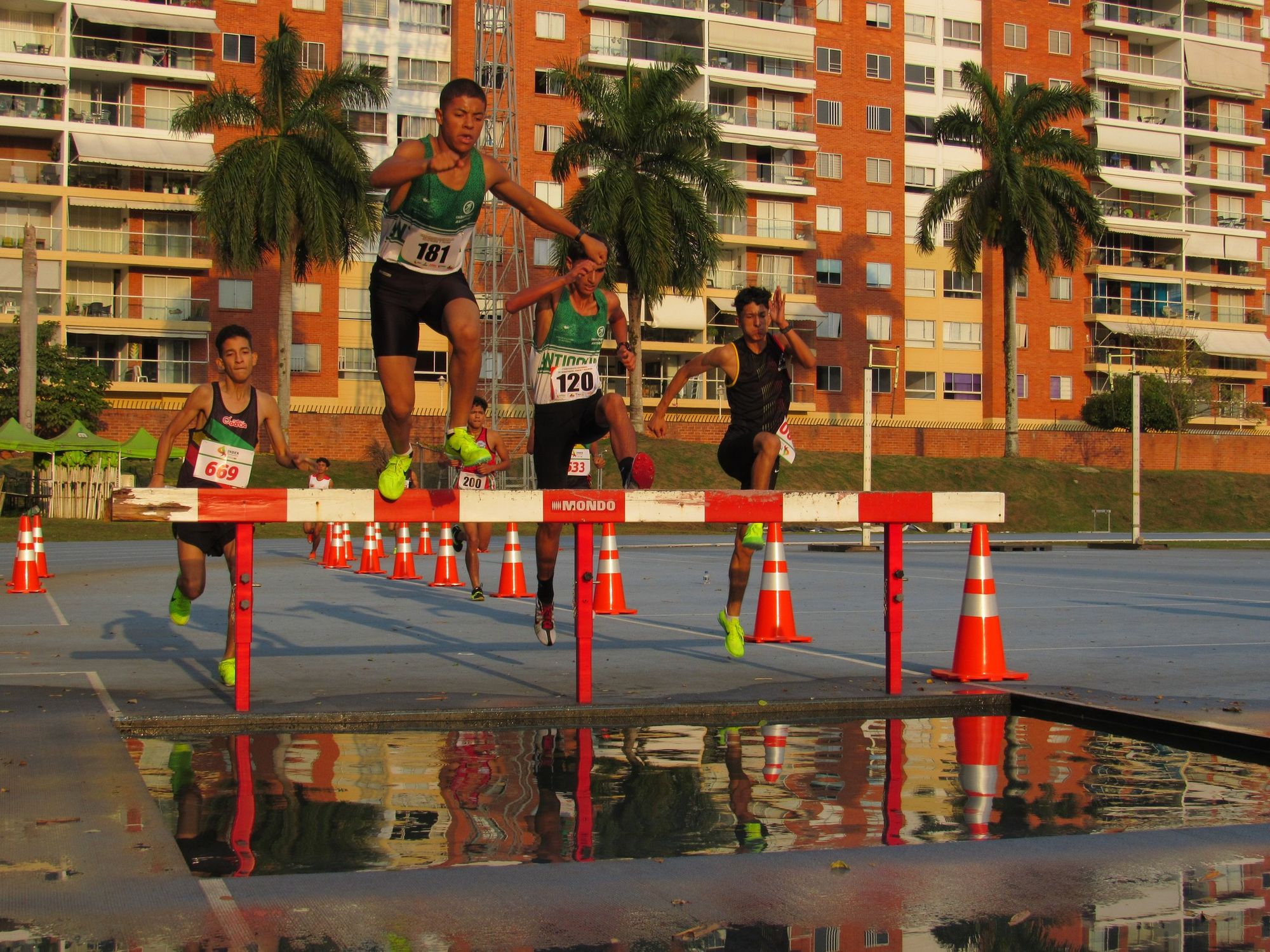 Duran y Peñaloza destacados por Santander