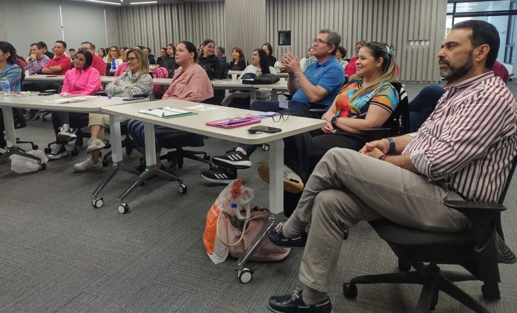 UISALUD fortalece la atención médica con capacitación en salud mental y empatía