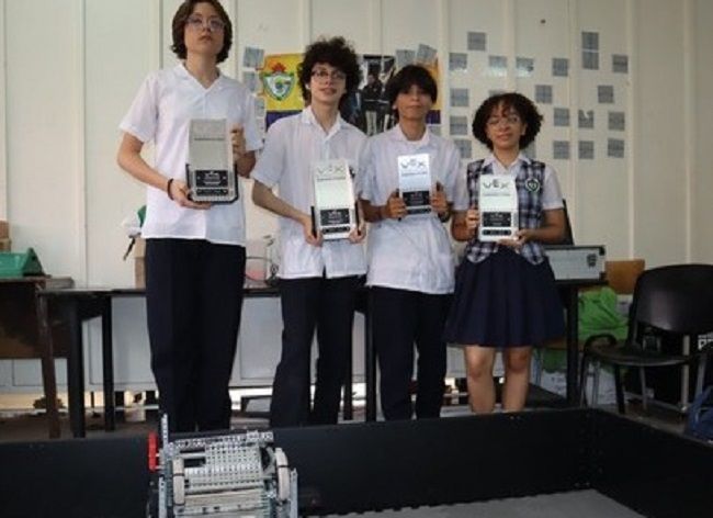 Estudiantes de Bucaramanga buscan 100 millones de pesos para competir en Mundial de Robótica