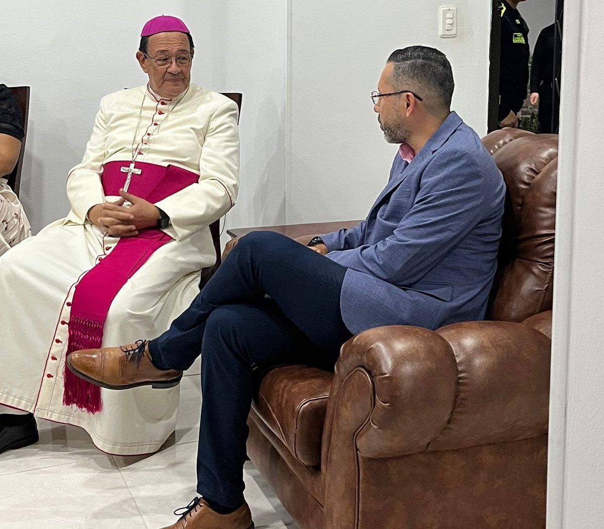 Alcalde Beltrán y Monseñor Rueda unidos por avance de Bucaramanga