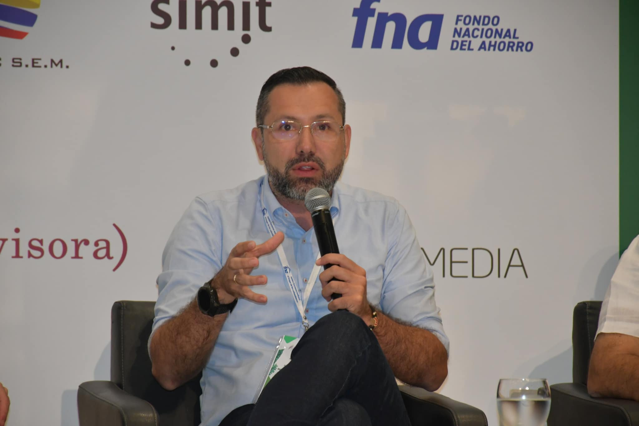 Alcalde Jaime Beltrán propone acabar con el centralismo