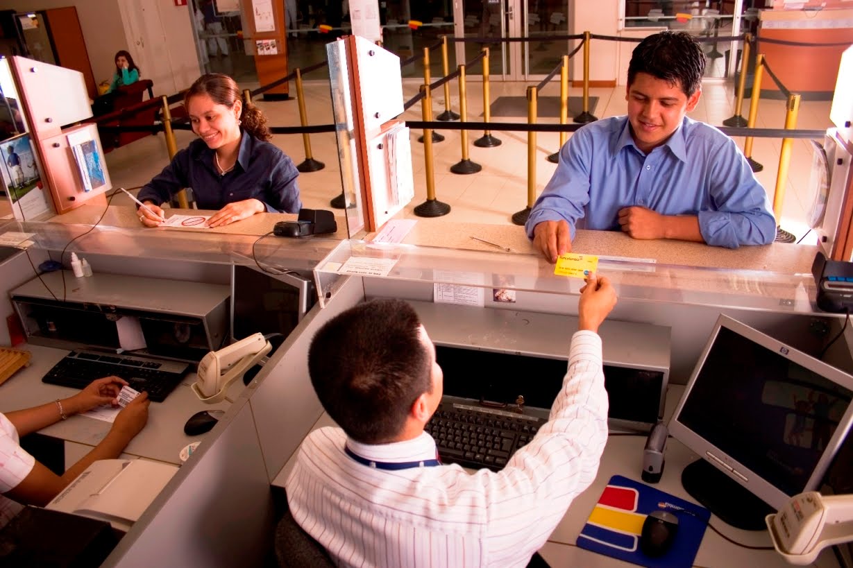 Bancos en Colombia ajustan horarios para Semana Santa