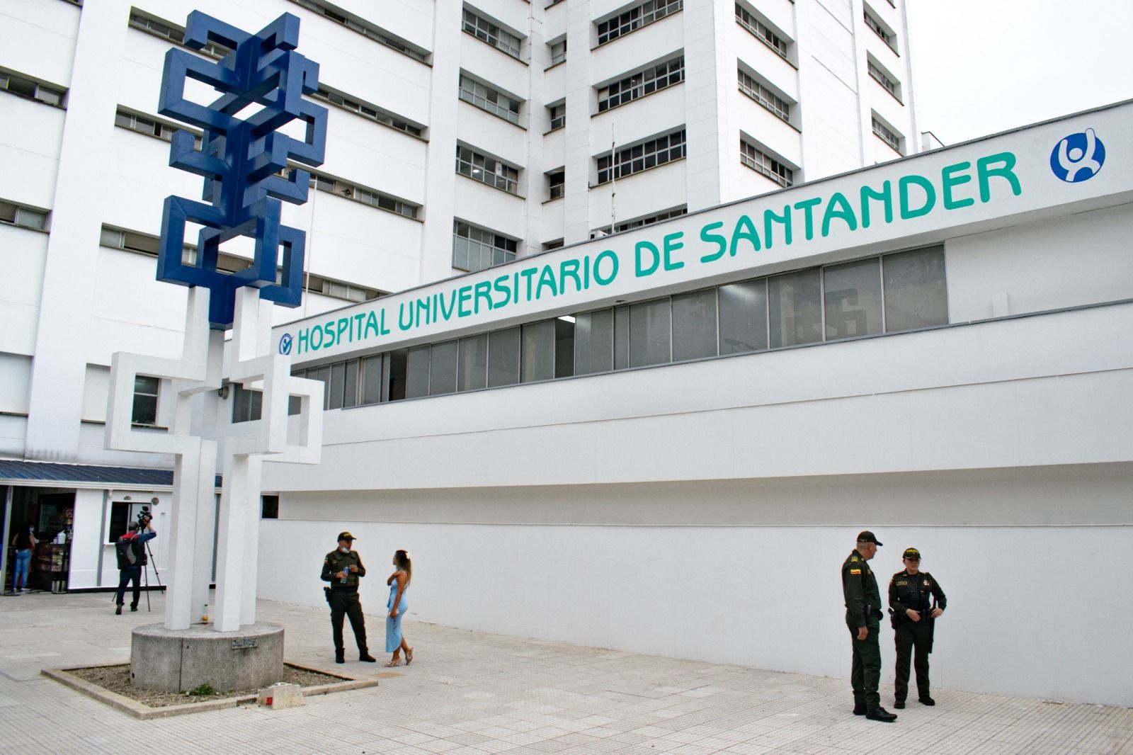 Joven fue abandonado a su suerte en el HUS con una puñalada en el cuello