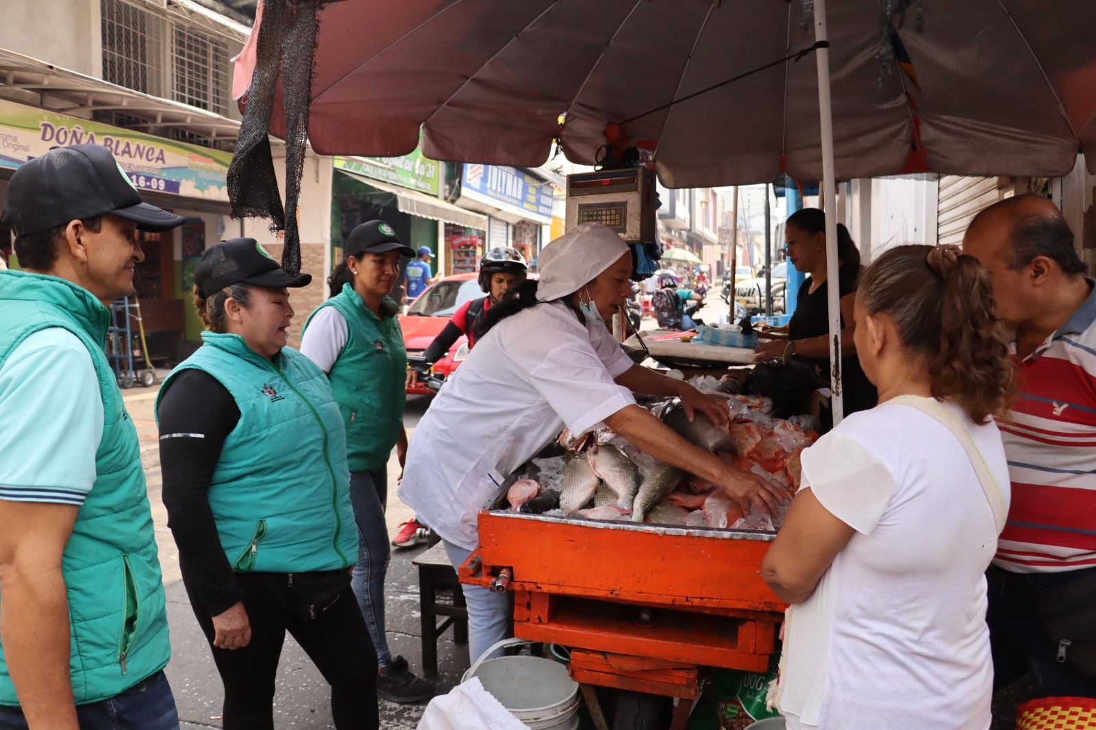 Operativos garantizan la calidad de alimentos durante Semana Santa en Bucaramanga