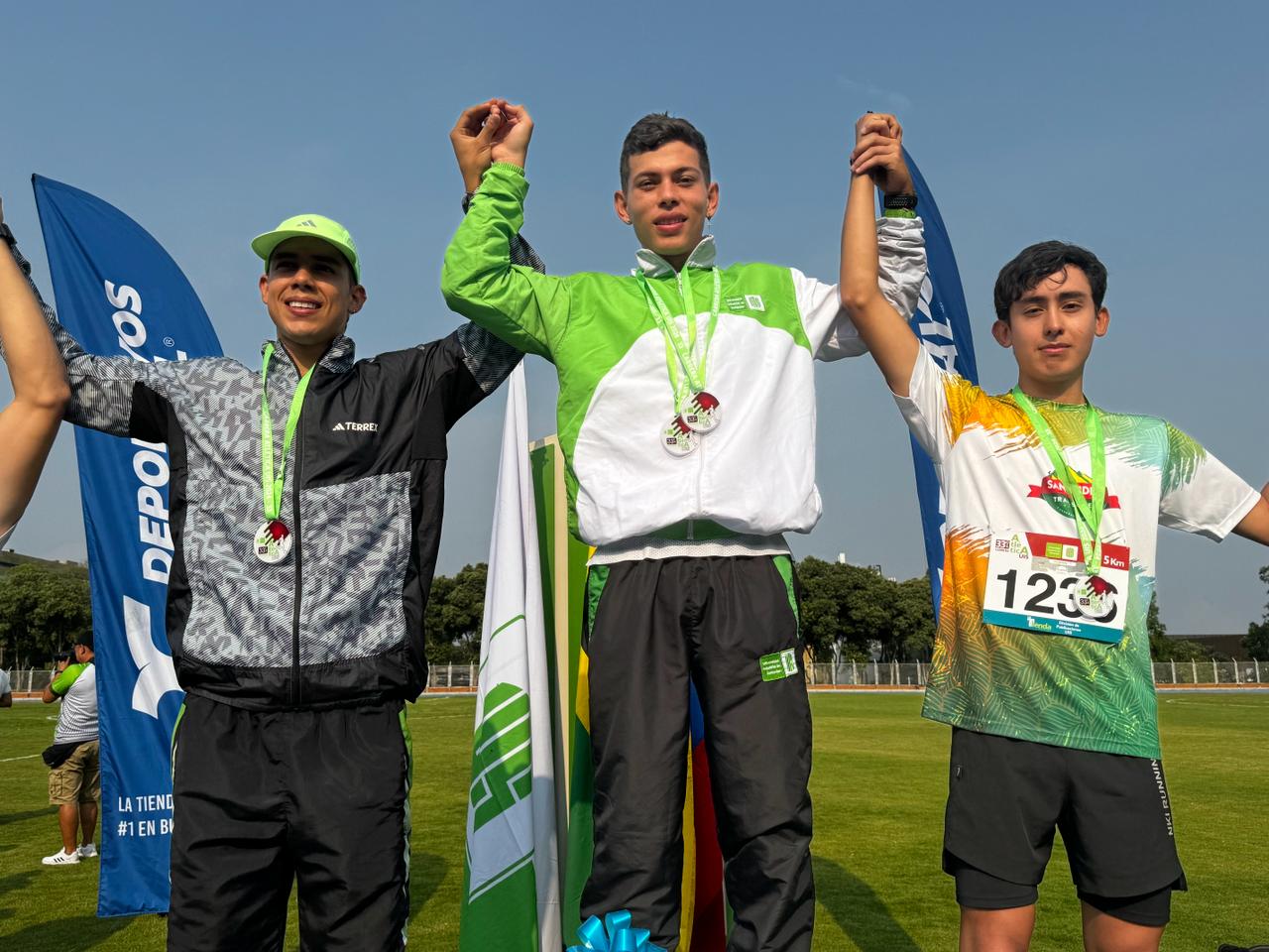 Marco Dueñas y Stephany Rivera ganadores de la XXXIII Carrera Atlética UIS