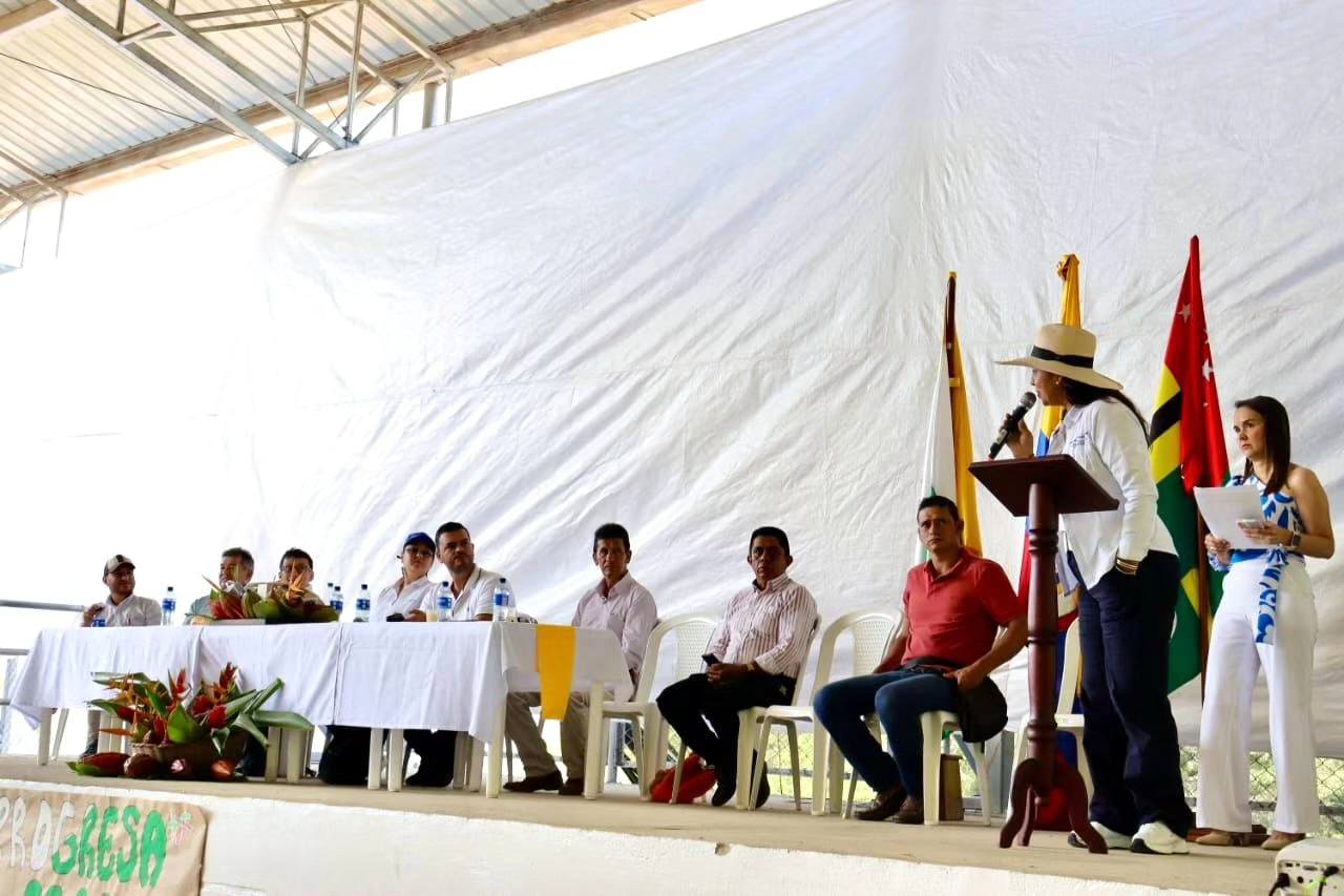 Reunión clave en Guapotá impulsa el cultivo de cacao en Santander