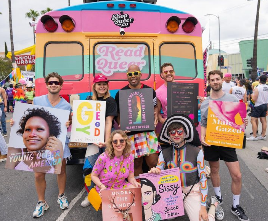 Biblioteca Móvil en Florida busca apoyar la cultura LGBTQ+