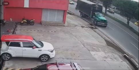 Estudiante entre la vida y la muerte tras ser arrollado en Piedecuesta