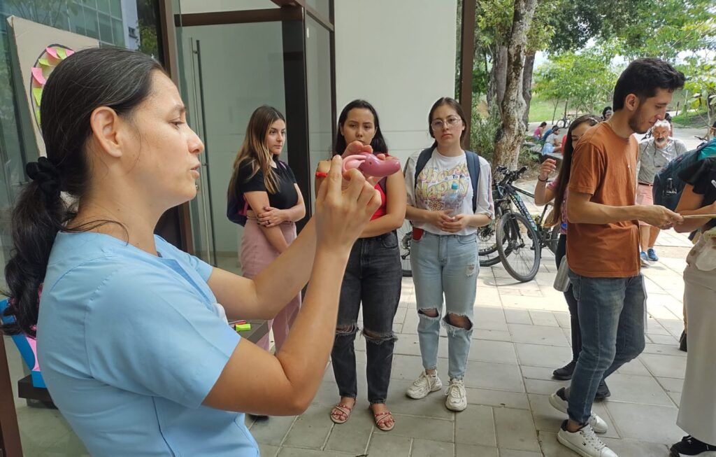 Mujeres de la UIS se unen en jornada de concientización sobre higiene menstrual