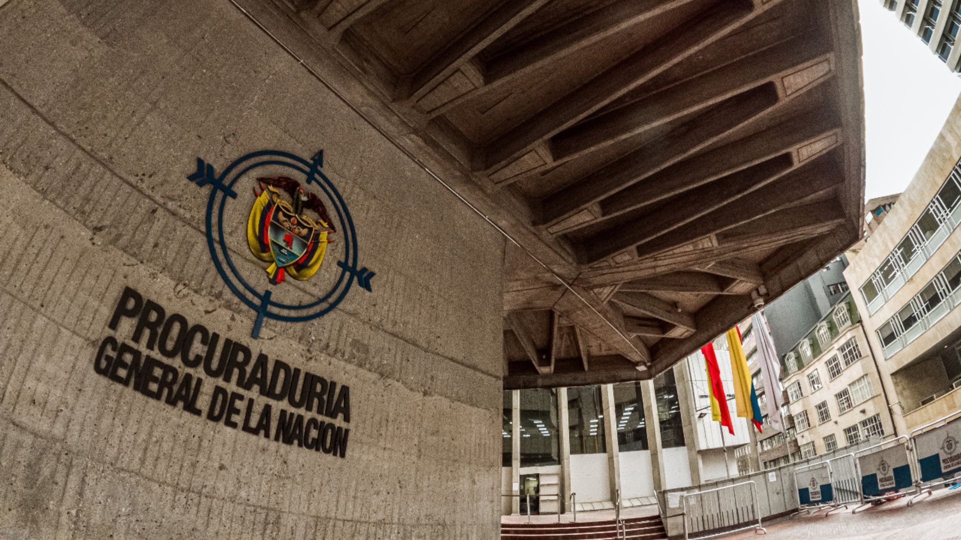 Investigan a exsecretaria de educación de Santander por contrato millonario sin licitación