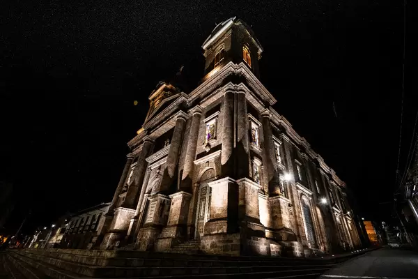 Recaudan fondos para reconstruir Basílica Menor de EL SOCORRO