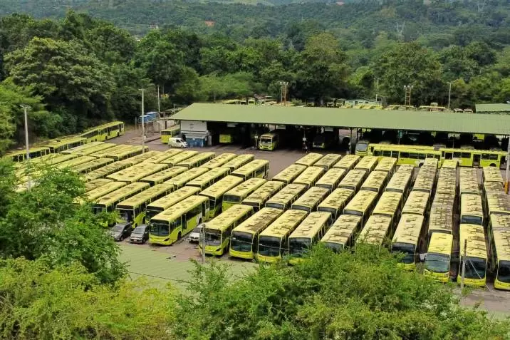 Nombran comisión para analizar fracaso de Metrolínea y otros sistemas de transporte