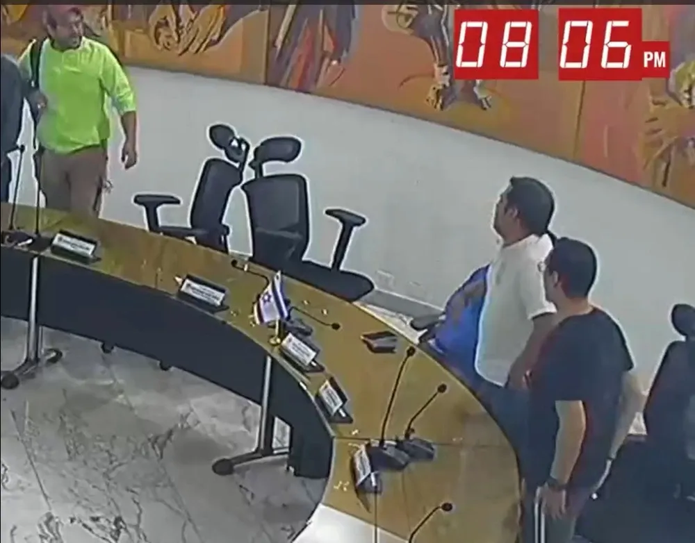 Por poco acaba en reyerta ultima sesión extraordinaria en el Concejo de Bucaramanga