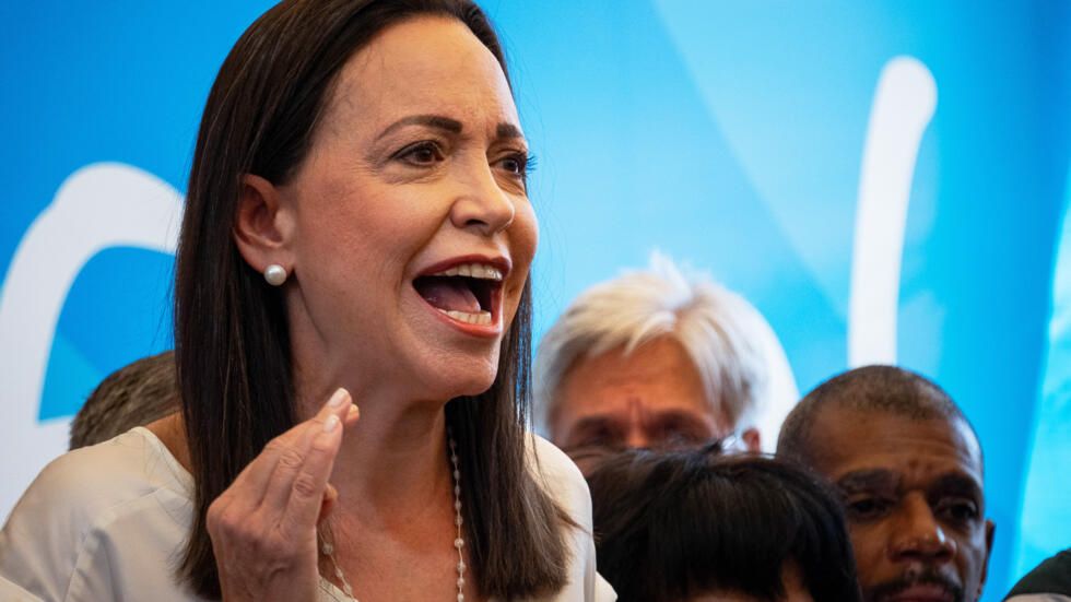 María Corina Machado respalda al nuevo candidato opositor para enfrentar a Maduro en elecciones venezolanas