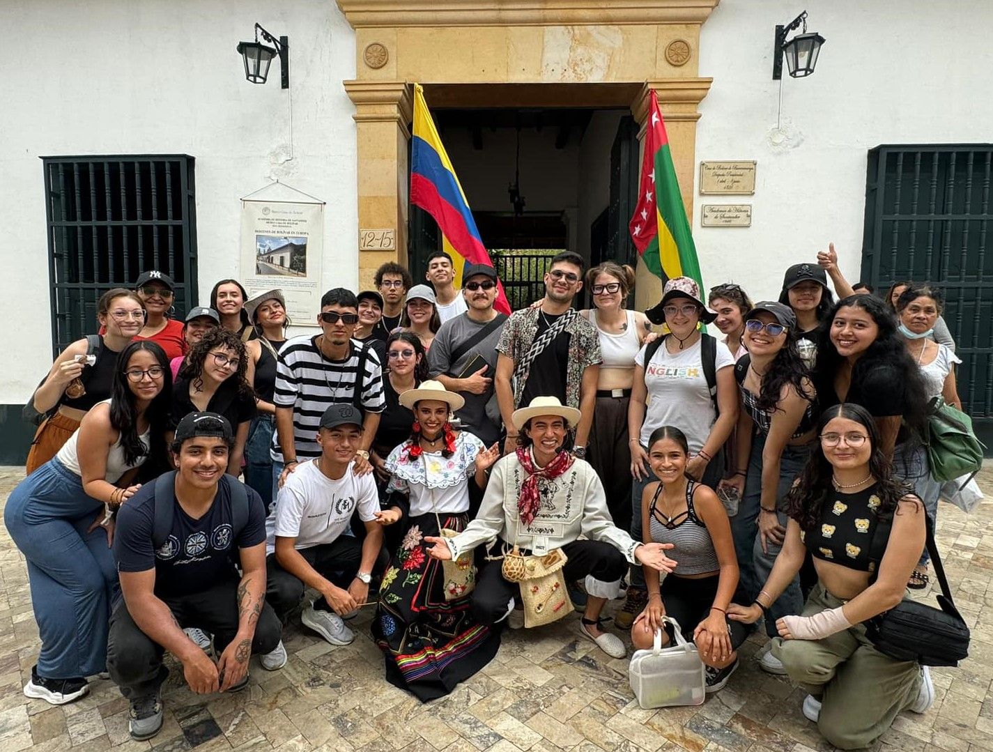 Visitantes y estudiantes en el Circuito de Orígenes