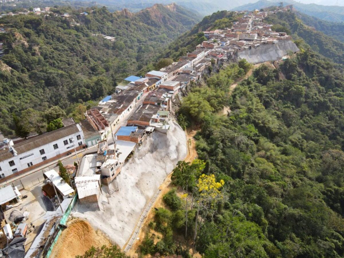 Uso de dinamita en minería ilegal de la escarpa occidental enciende las alarmas en Bucaramanga