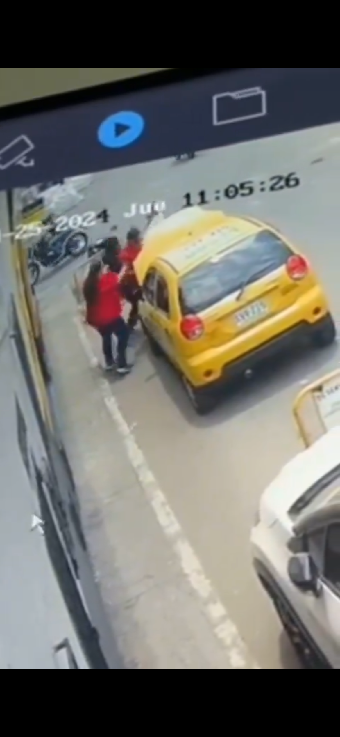 Raponero armado se llevó una cadena en el Gaitán