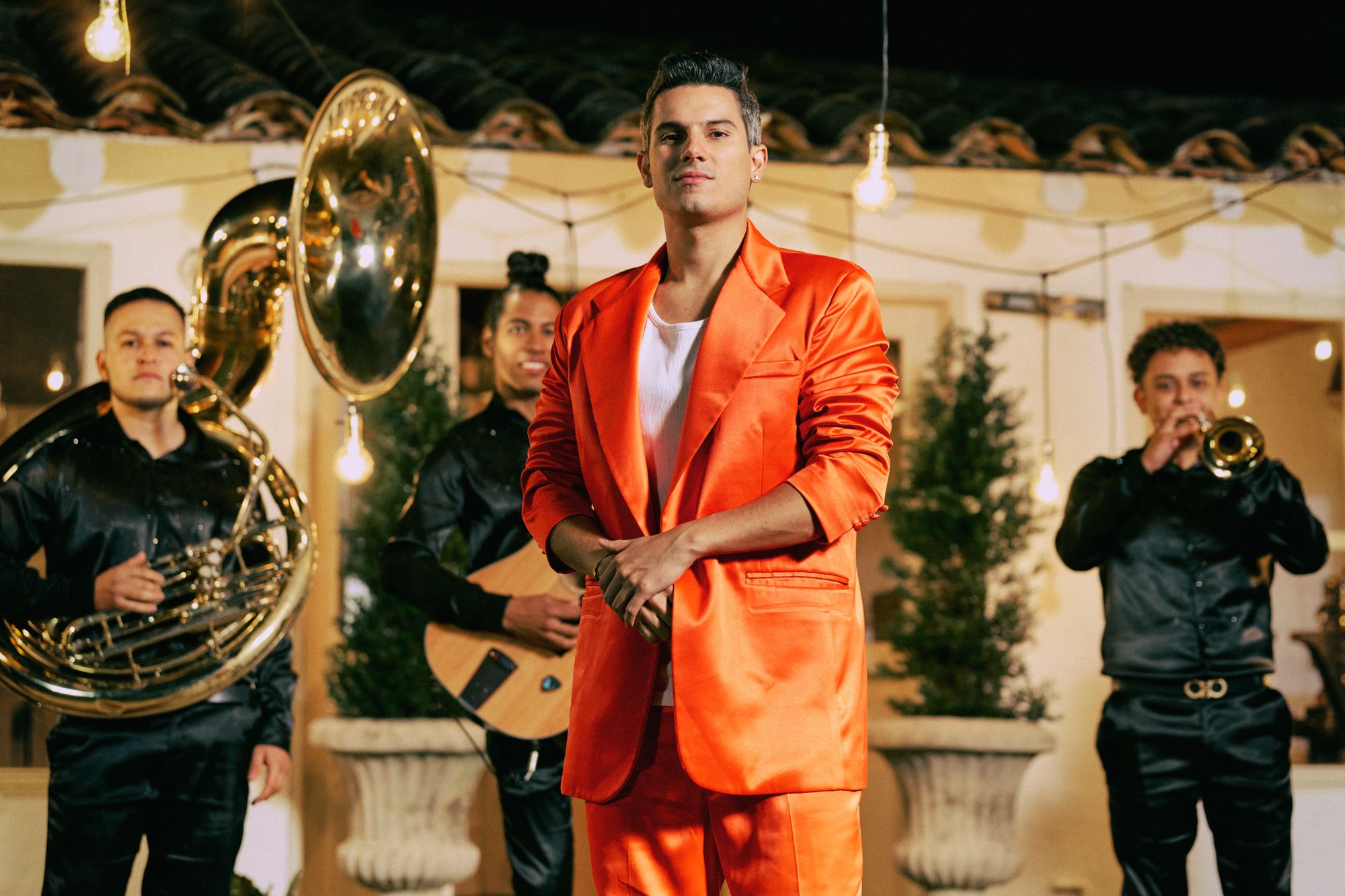 Pipe Bueno estrena “Cosas que nunca pensé que haría”