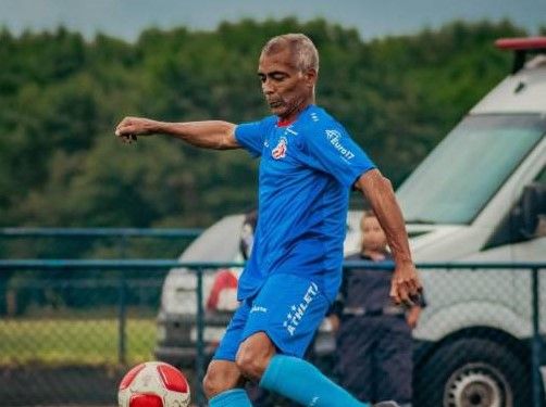 Romario se pone a punto para volver al fútbol