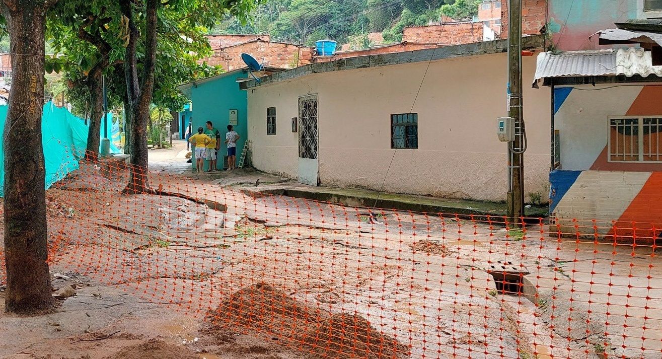 Censo a familias afectadas por la emergencia en el Barrio San Martín de Bucaramanga