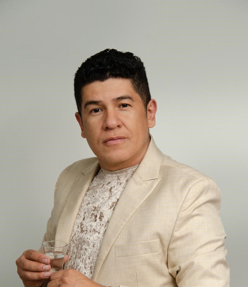 Robinson Silva ahora se encuentra “Entre copas”