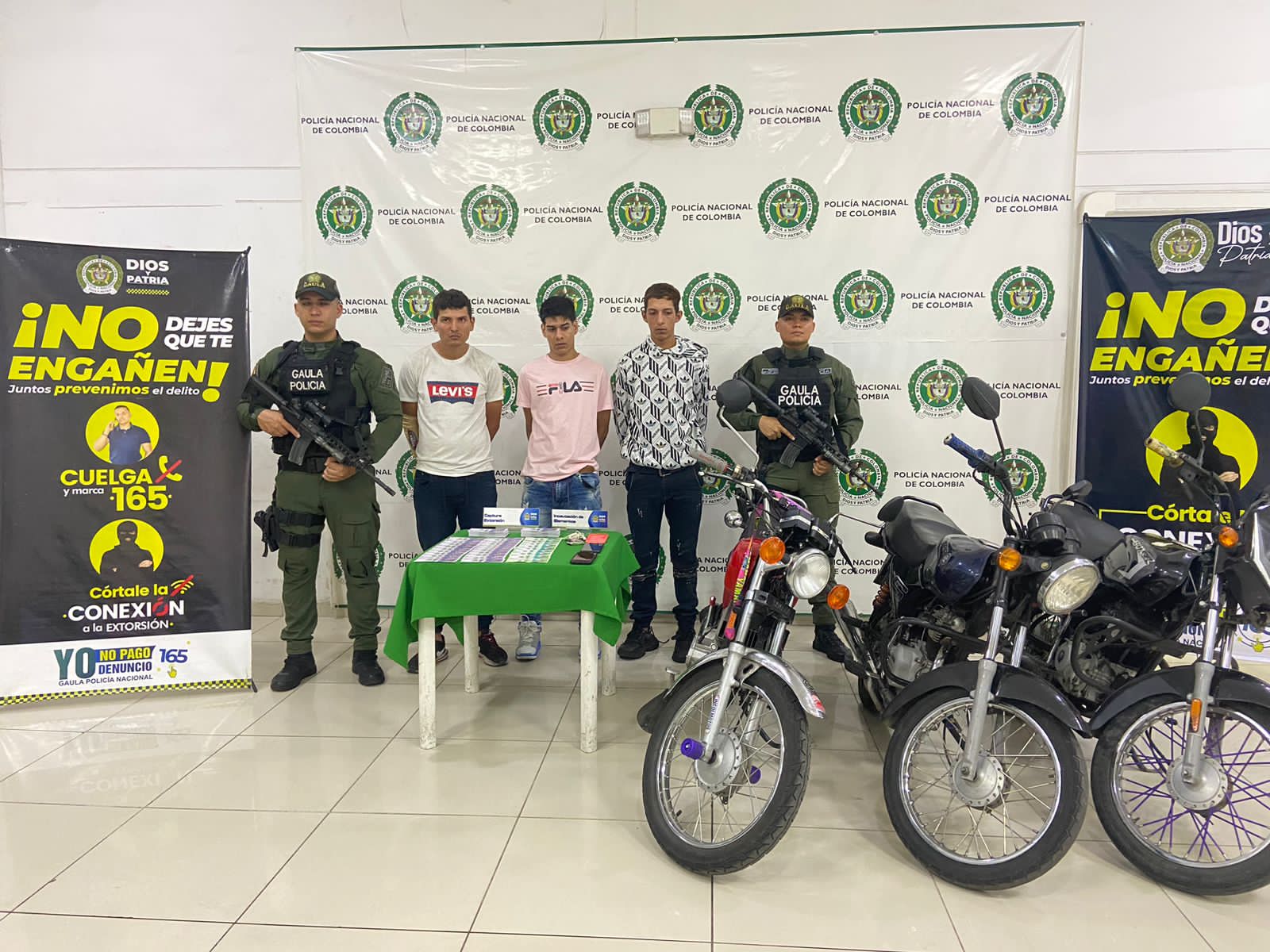 VIDEO. Extranjeros extorsionistas cayeron recién pagos en Bucaramanga
