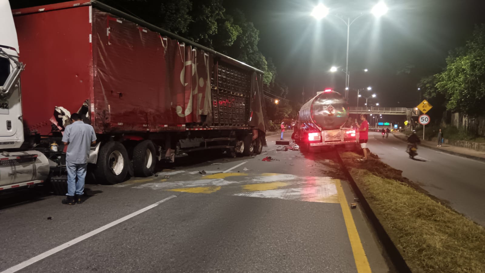 VIDEO. Choque de camiones colapsó la movilidad en Piedecuesta