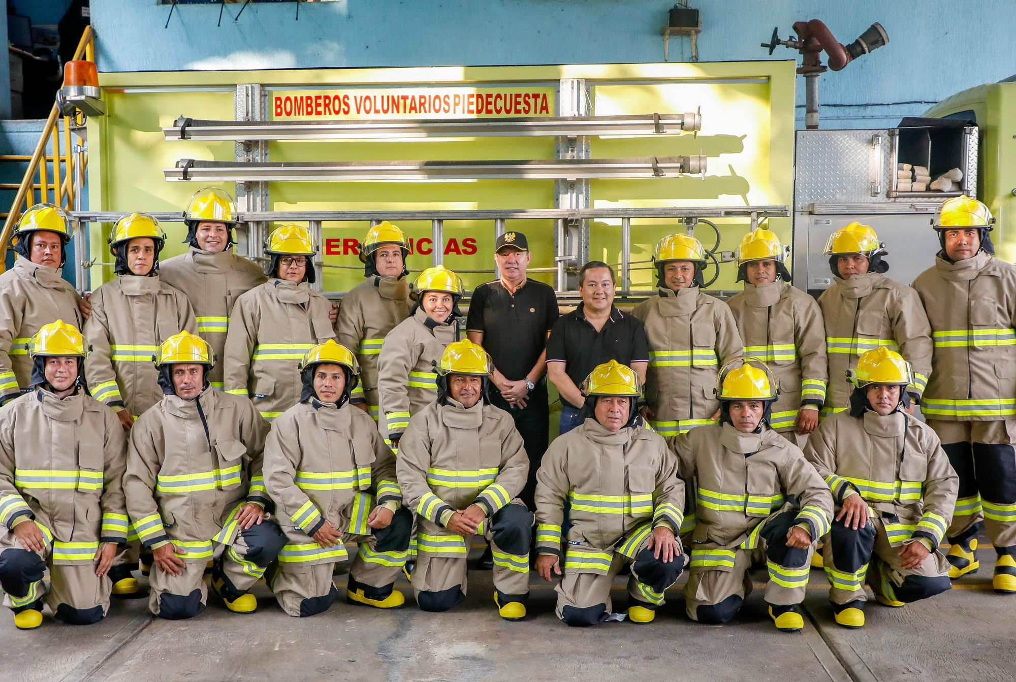 Entregan nueva dotación al cuerpo de Bomberos de Piedecuesta