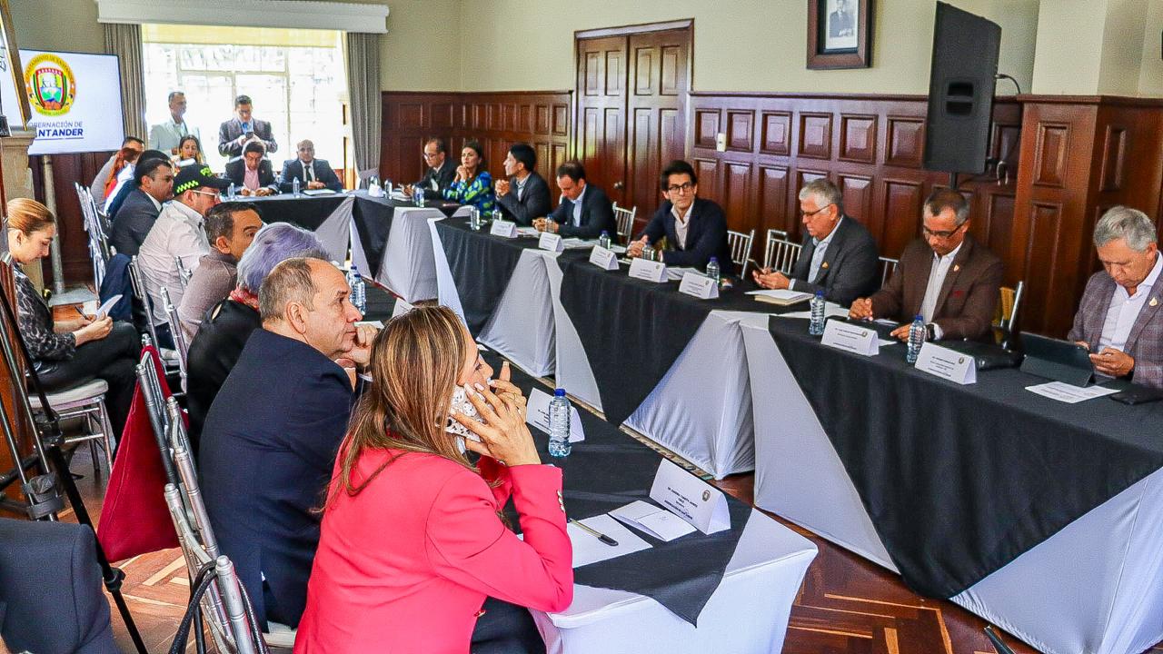 Casa de Santander fue escenario de alianza por la infraestructura vial