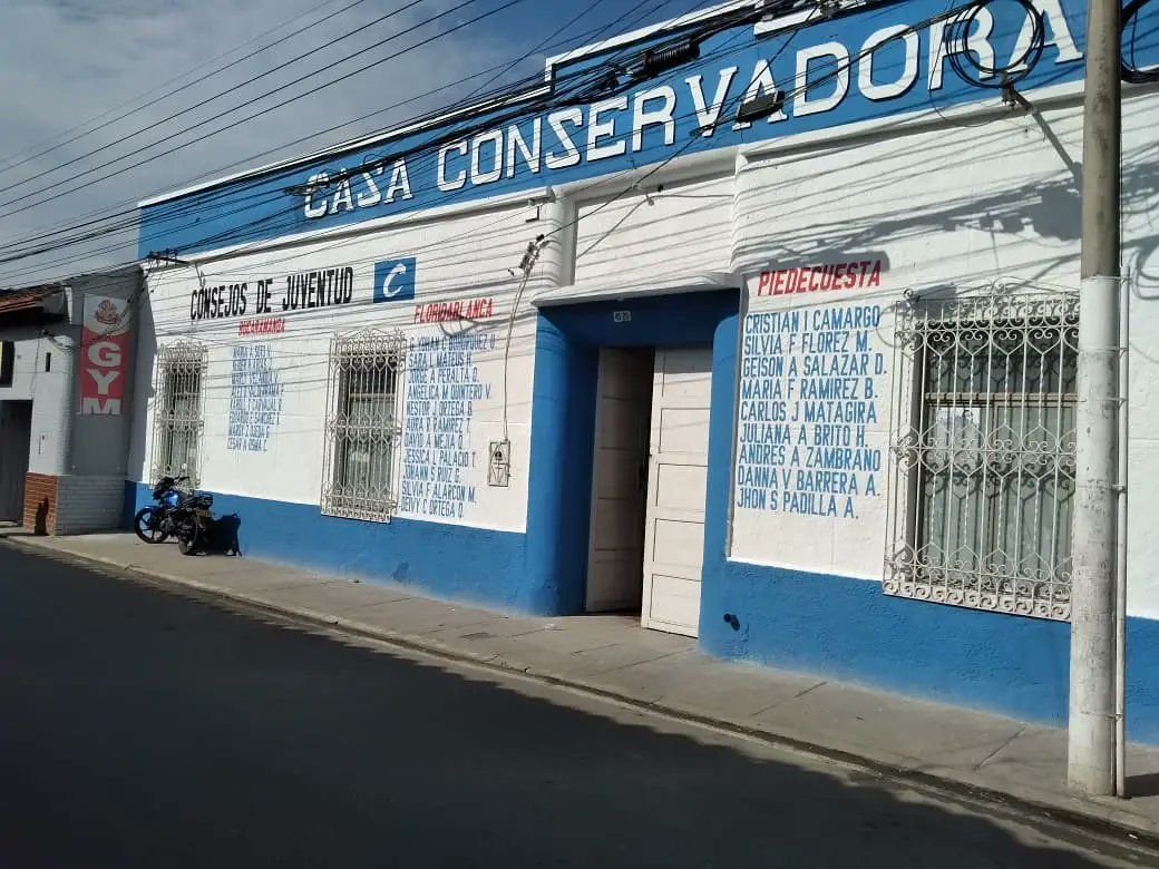 Reunión de exparlamentarios en la Casa Conservadora de Bucaramanga