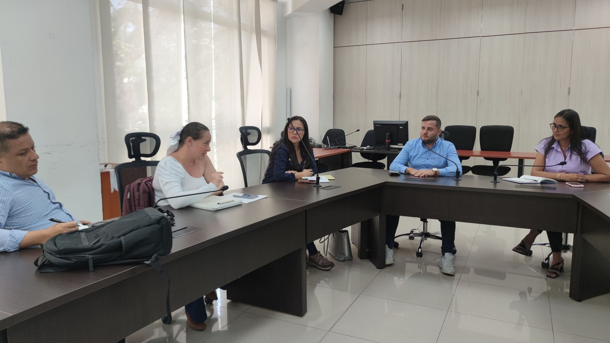 Alcalde de Los Santos impulsa apoyo para proyectos y trámites rurales