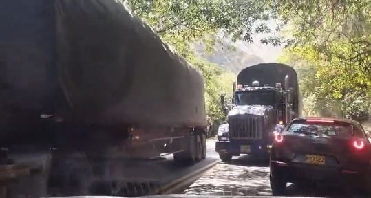 Conductor imprudente por poco ocasiona tragedia en Santander